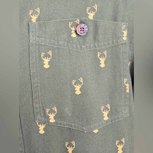 Duluth Untucked Relaxed Fit Button Down Shirt, Deer Head Graphics, Men’s Size M - Picture 3 of 13